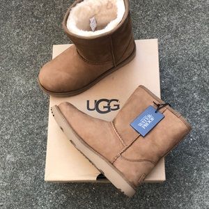 UGG Kids Classic Short Boots Size 3